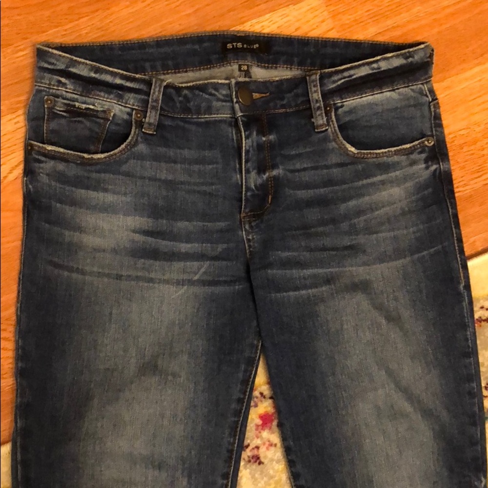 STS Blue mid-rise, fray hem jeans